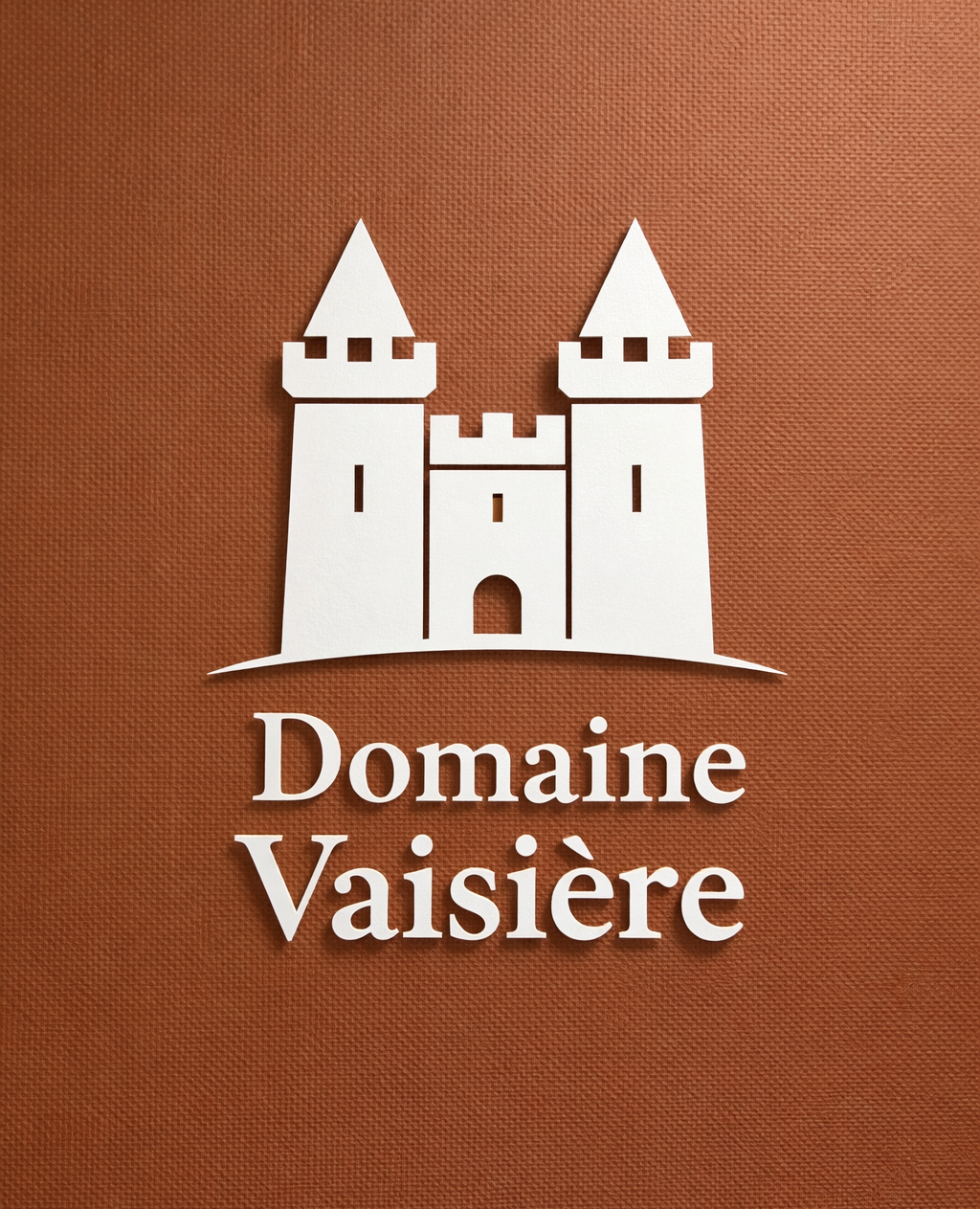 Illustration en carton ondulé d'une silhouette d'un cheval de trait qui laboure sur un mur de pierre
