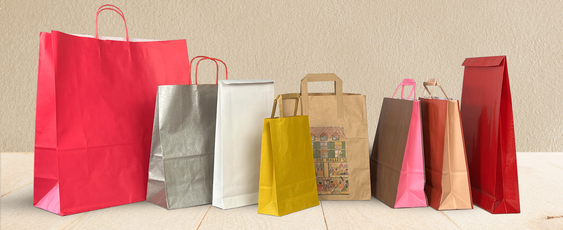sacs de différentes couleurs et différentes tailles non personnalisables pour la vente en boutique