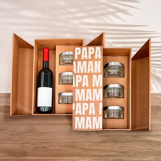 Coffret panier garni personnalisé fête des mères — boîte carton sur mesure avec bouteille et produits épicerie fine